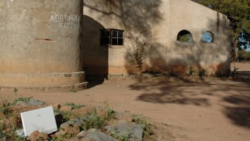 simakakata school and laptop