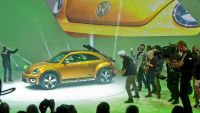 VW unveils Beetle Dune that could reach showrooms - Photo